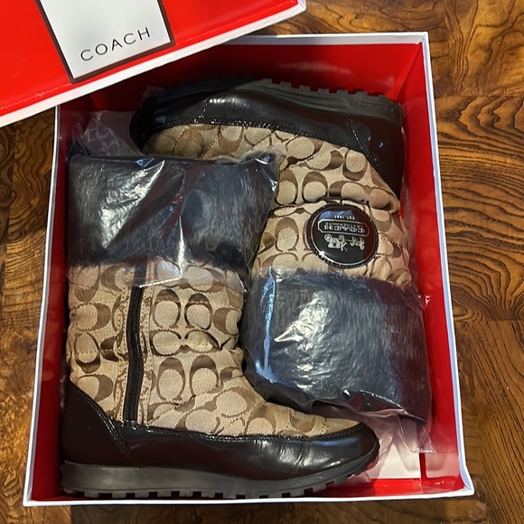 Authentic Coach winter boots‼️ - Picture 7 of 7